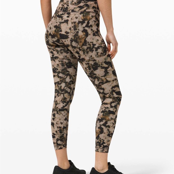 Lululemon Wunder Train HR Tight 25" size 10
Dispersed Light Raw Linen multi - Picture 3 of 9